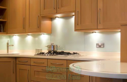 Example Glass SplashBack (Cream)